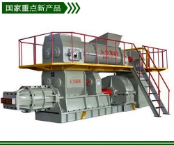 Two-stage vacuum extruder