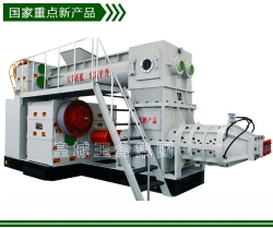 Heavy two stage vacuum extruder